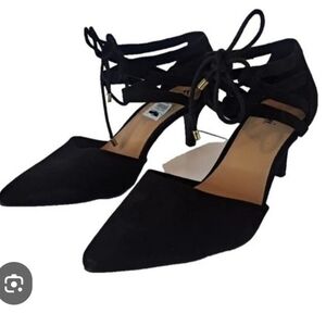 NWOT Fioni Black Lace-Up Pointed Toe Women's Heels size 6.5